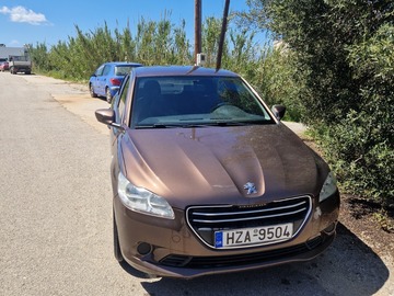 Auto: Pegeot 301