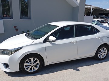 Cars: Toyota corolla