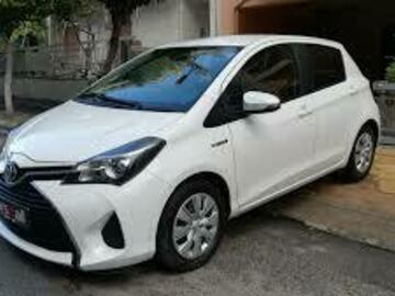 Cars: Toyota Yaris Hybrid