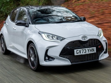 Cars: Toyota Yaris 2